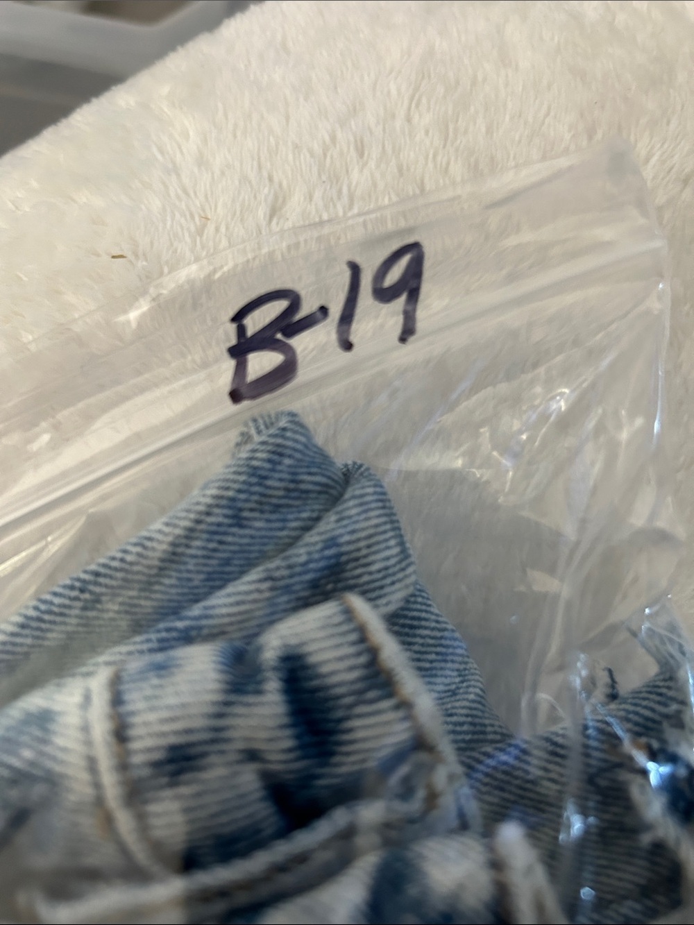 KanCan Collie High Rise Mom Jeans Distressed Blue Jeans size 9/28 - Picture 15 of 15